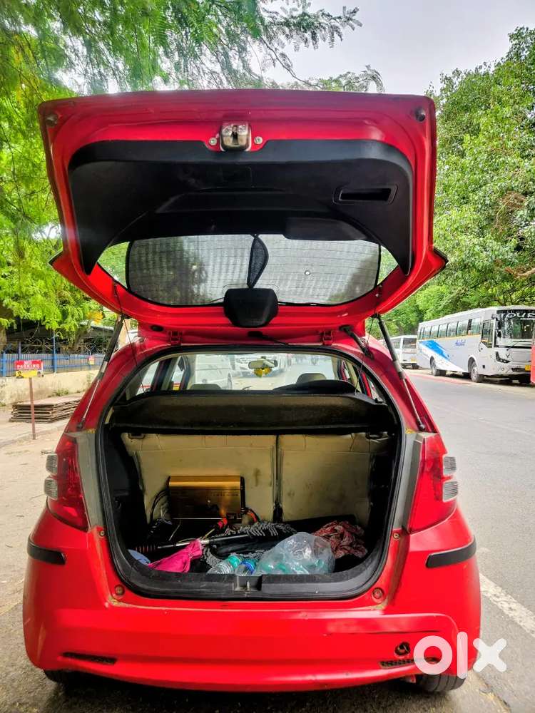 Honda Jazz 2012 Petrol Well Maintained Delhi Registered 2nd Owner