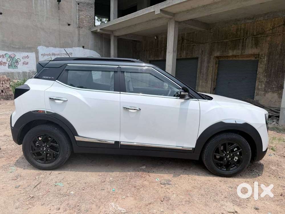 Mahindra Xuv 3xo Ax7l 1.2 Petrol At (pg), 2026, Petrol