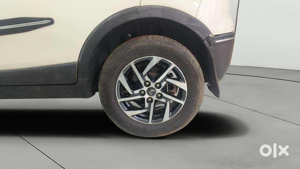 Mahindra Xuv300 W8 Option, 2023, Petrol