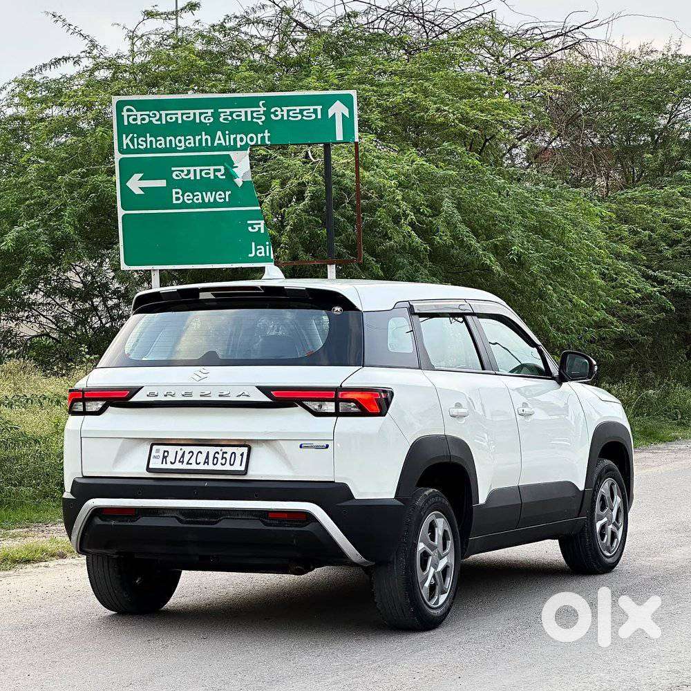 Maruti Suzuki Brezza Vxi At, 2023, Petrol