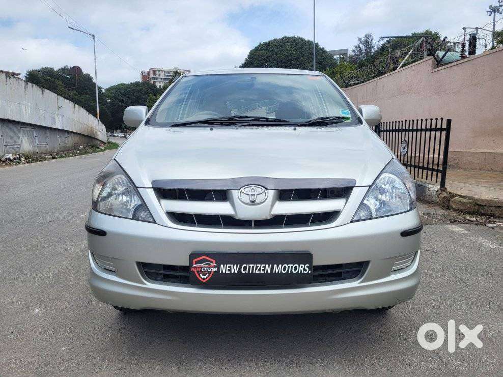 Toyota Innova 2.5 Gx 8 Str Bs-iii, 2005, Petrol