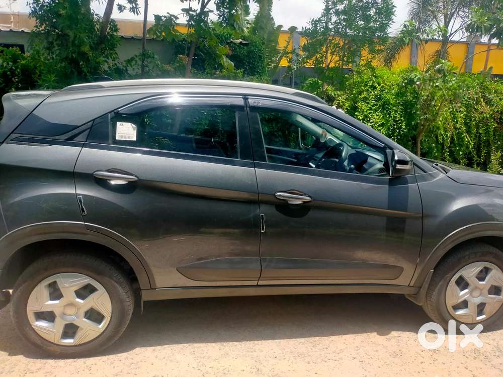 Tata Nexon Pure 1.2 Revotron Petrol 6 Mt, 2025, Petrol