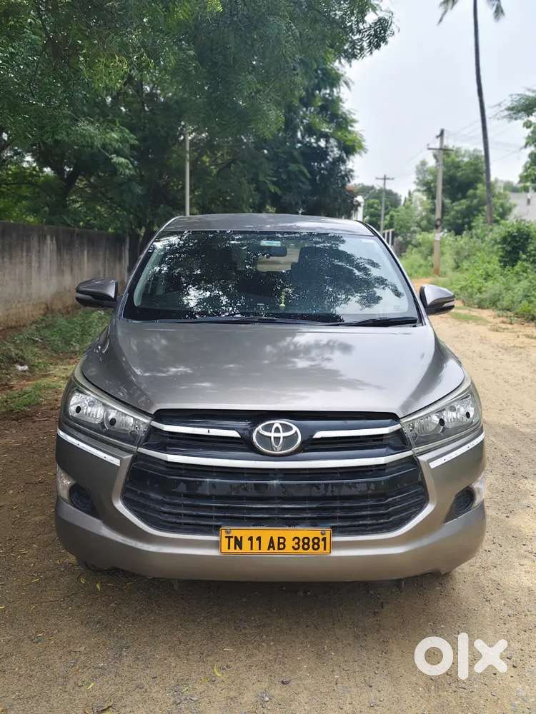 Toyota Innova Crysta 2.4 Mt 2017