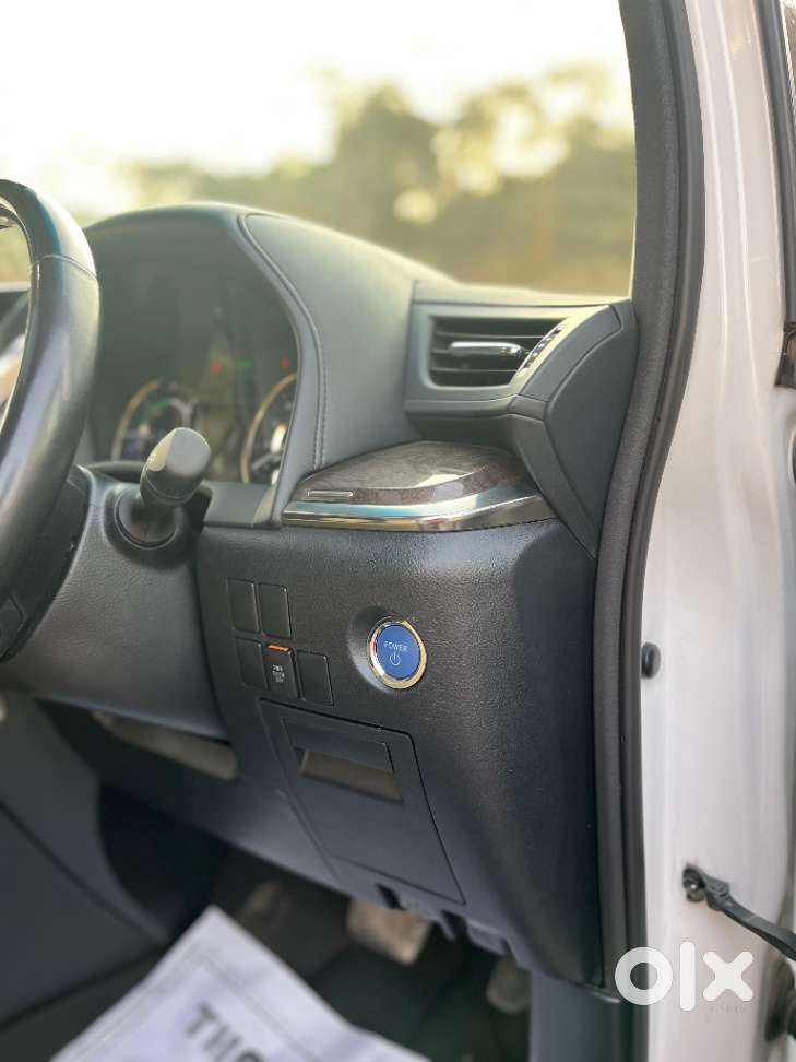 Toyota Vellfire Vip – Executive Lounge, 2023, Petrol