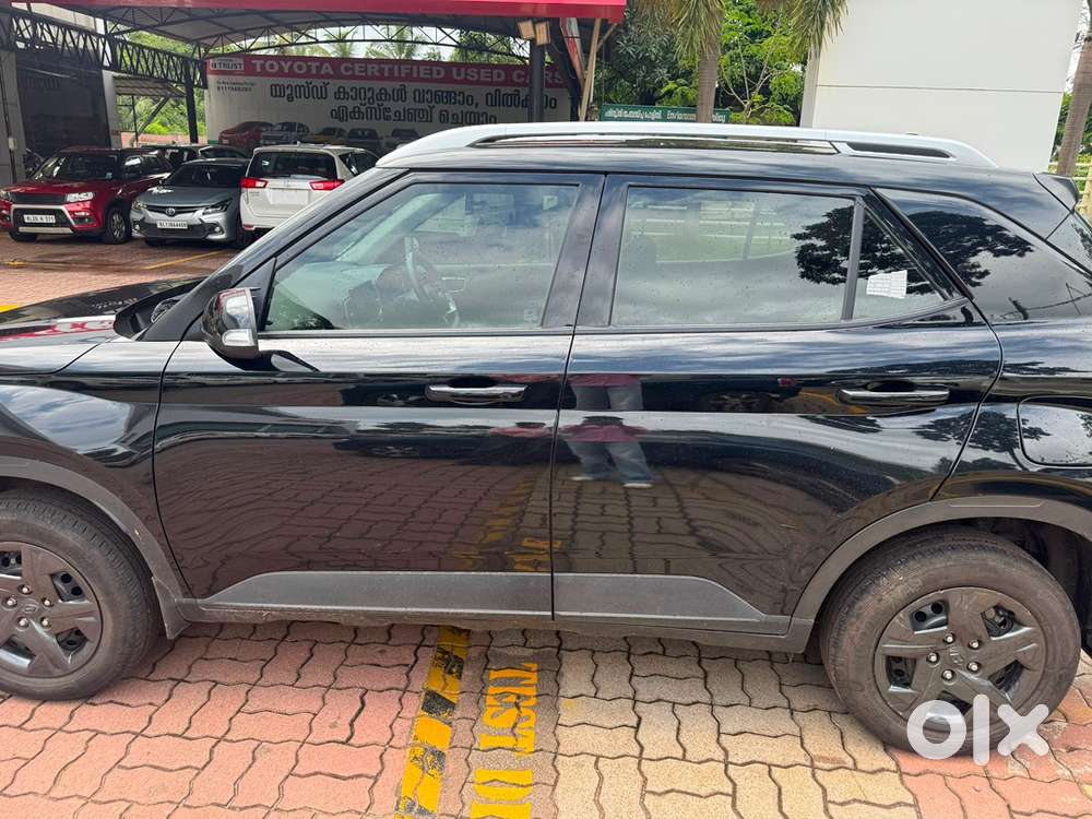 Hyundai Venue Petrol 2023