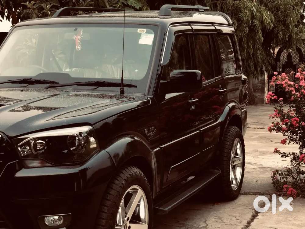 Mahindra Scorpio 2024 Diesel Manual