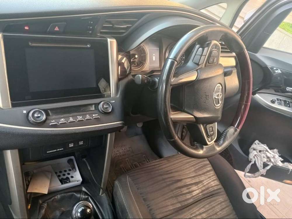 Toyota Innova Crysta 2.4 V Model  Diesel  2.86 Lakh Km  Well Main