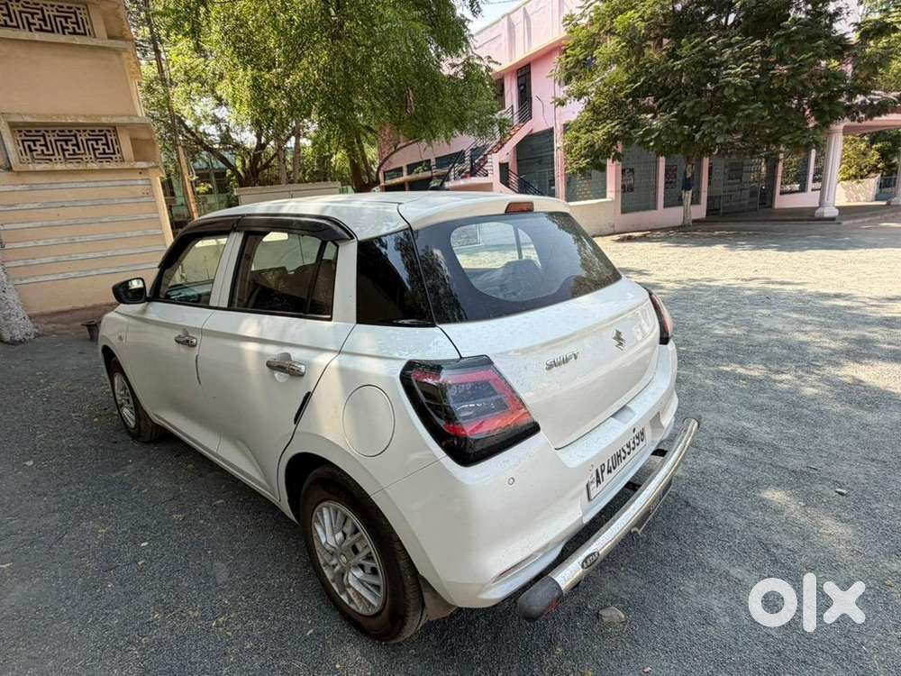 Lxi 2025 With Parking Sensors/reverse Camera/music System