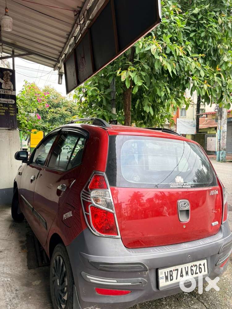 Hyundai I10 2011 .31000km Driven