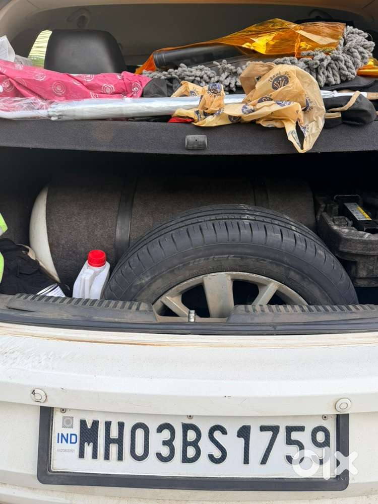 Volkswagen Polo Petrol + Cng  2014