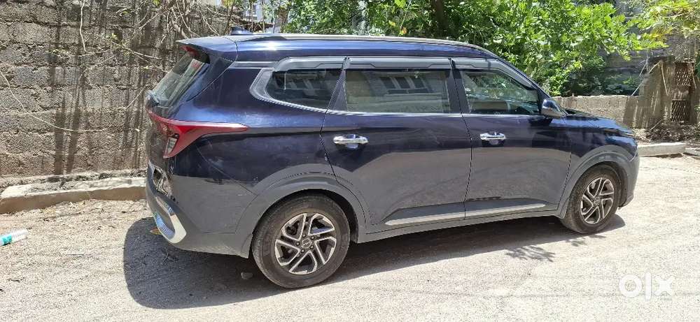 Excellent Condition Kia Carens Blue