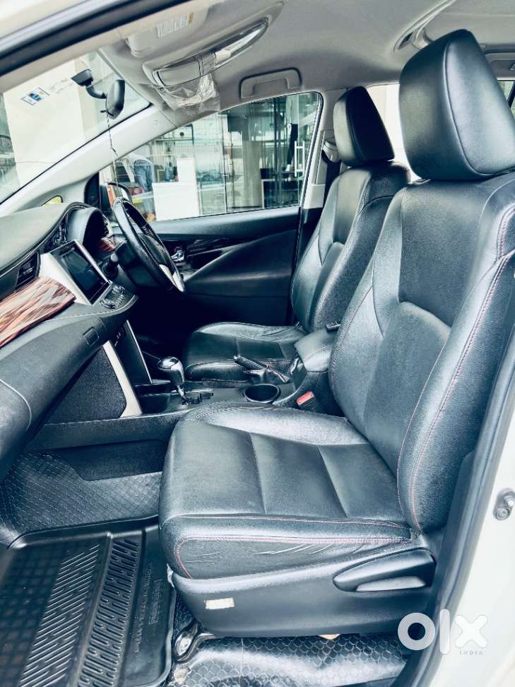 Toyota Innova Crysta 2.8 Zx At 7 Seater, 2017, Diesel