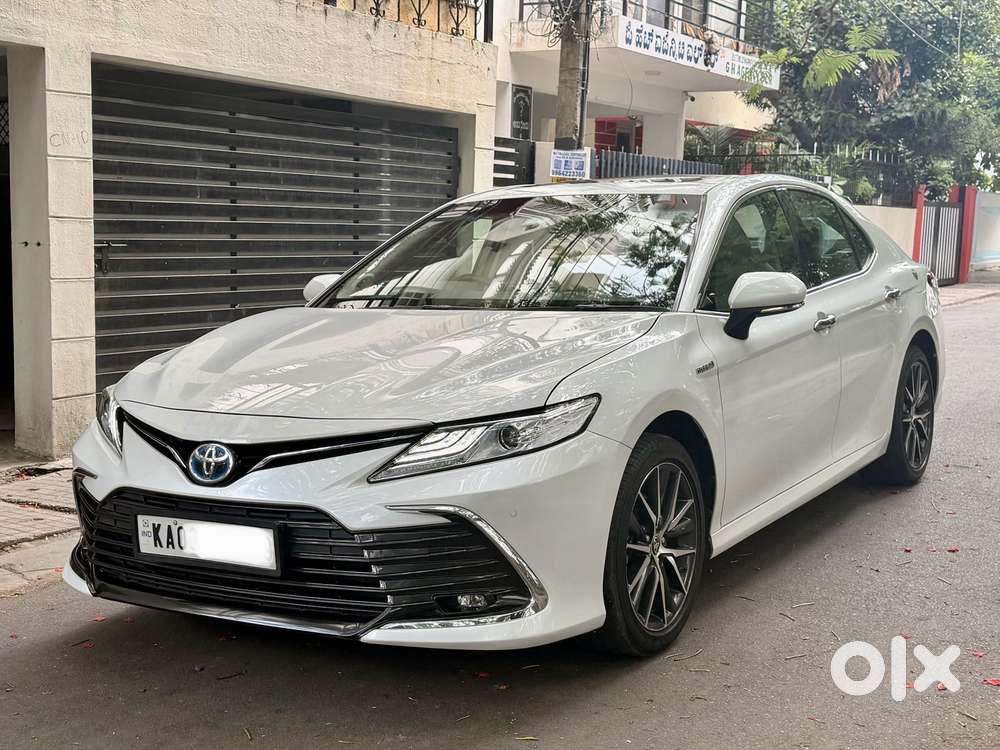 Toyota Camry Hybrid, 2022, Petrol