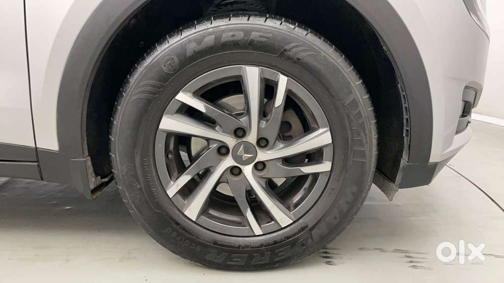 Mahindra Xuv700 2.2 Ax 5 Diesel At 7 Str, 2022, Diesel