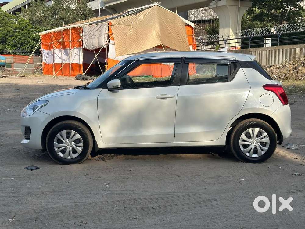 Maruti Suzuki Swift Vxi + Manual, 2022, Petrol