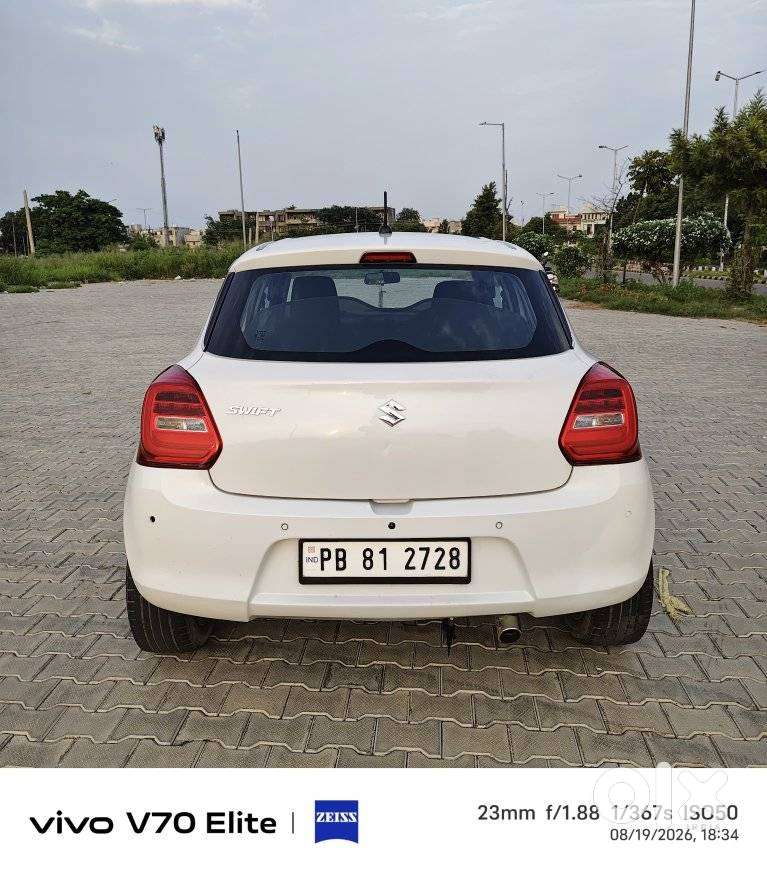 Maruti Suzuki Swift Vxi + Manual, 2022, Petrol
