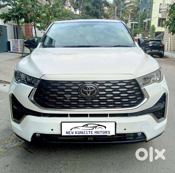Toyota Innova Hycross 2.0 Zx (o) Hybrid 7 Str, 2025, Petrol
