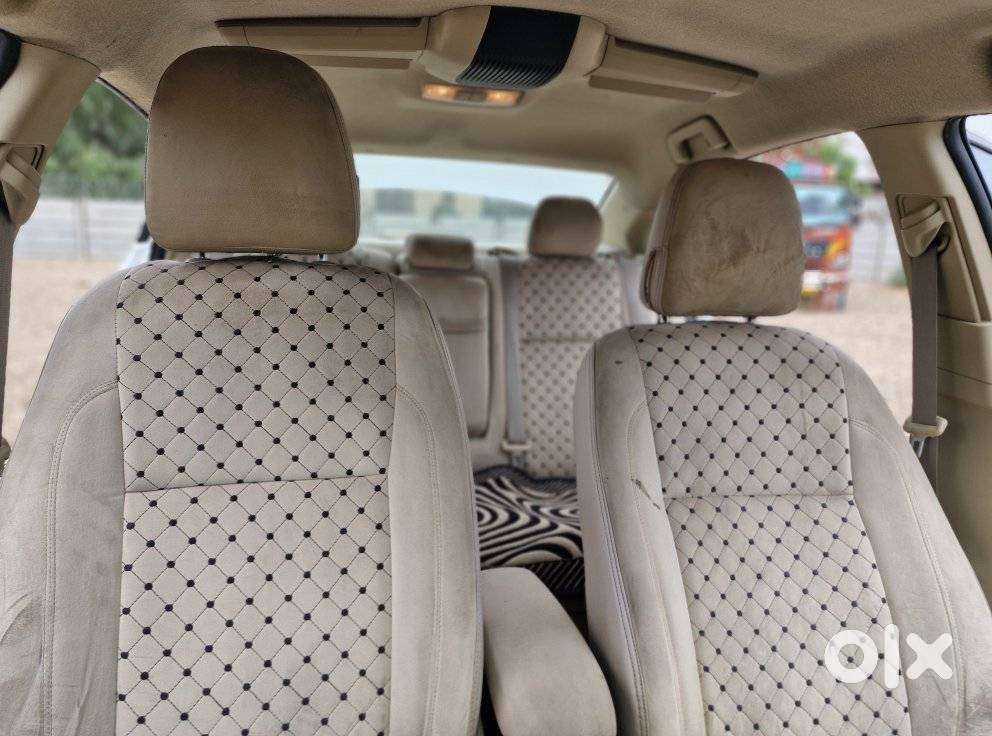 Toyota Yaris V Cvt, 2018, Petrol