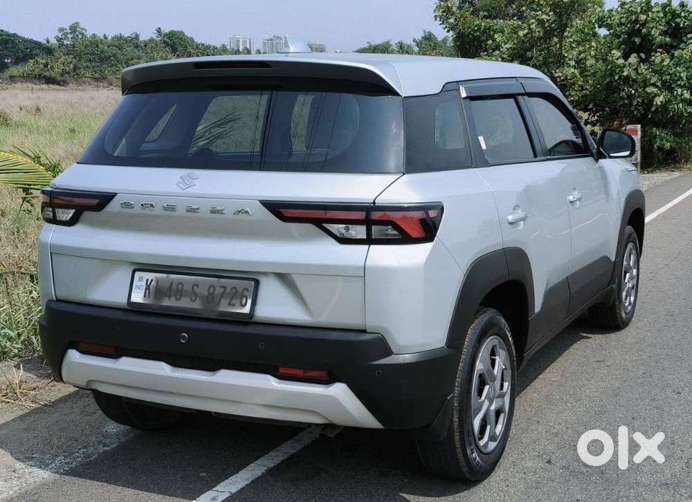 Maruti Suzuki Brezza 1.5 Lxi Smart Hybrid, 2023, Petrol
