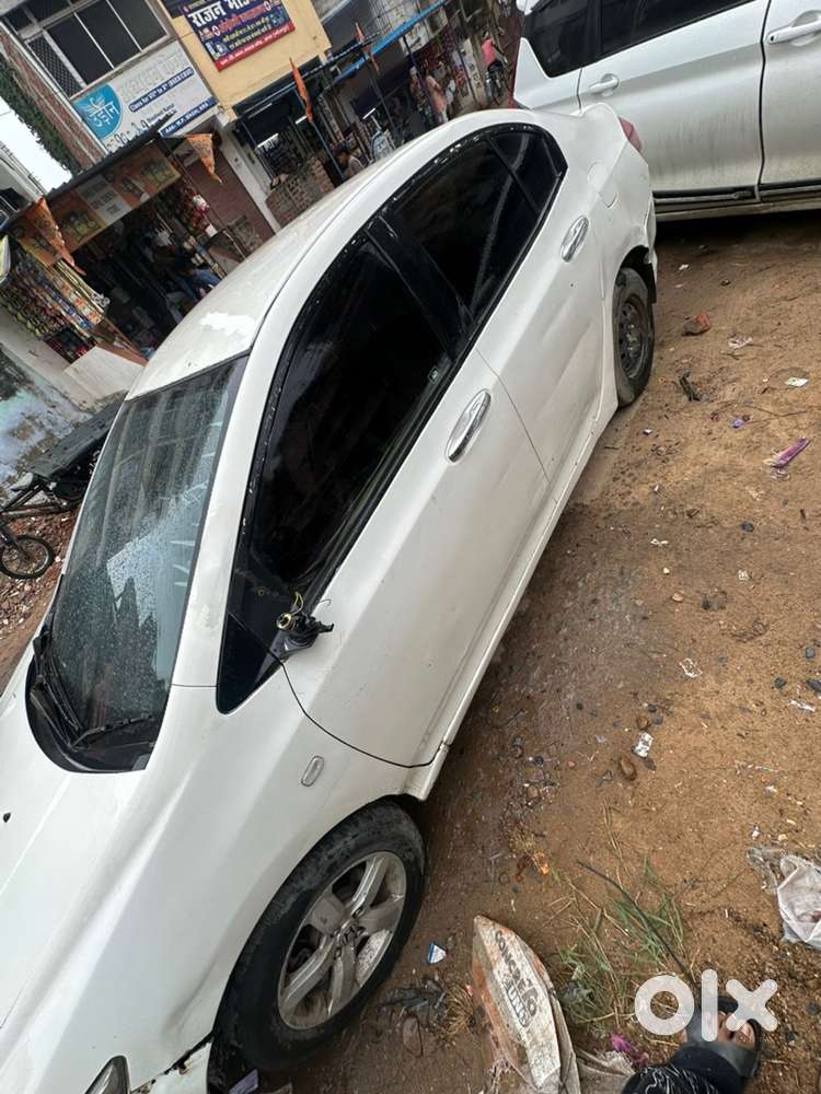 Honda City V At 2011 Km Driven