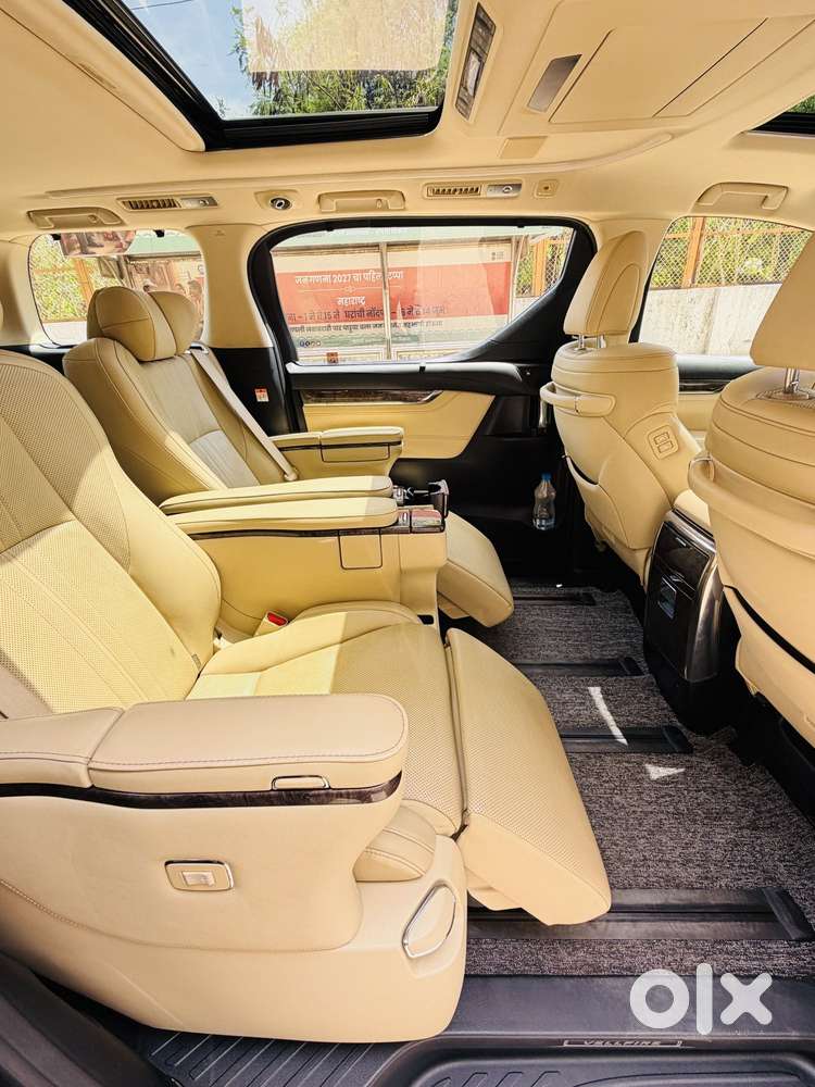 Toyota Vellfire Vip – Executive Lounge, 2023, Cng & Hybrids