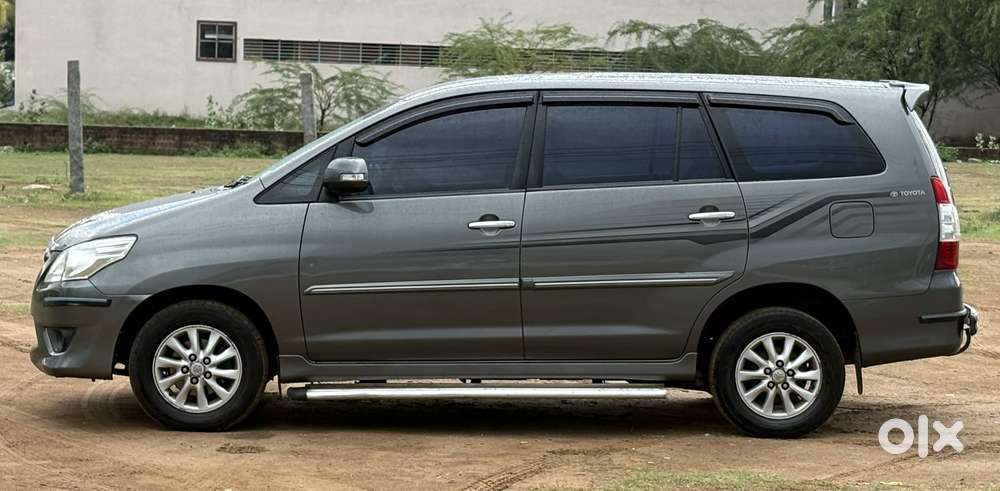 Toyota Innova 2.5 V 8 Str, 2013, Diesel