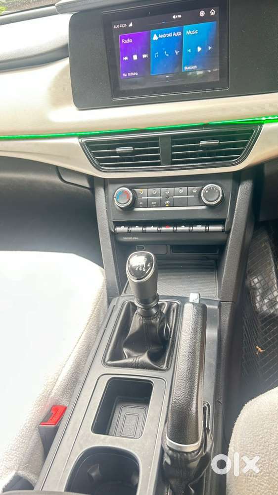 Mahindra Xuv700 2024 Diesel Well Maintained