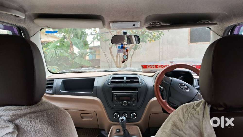 Mahindra Tuv 300 T4 2017