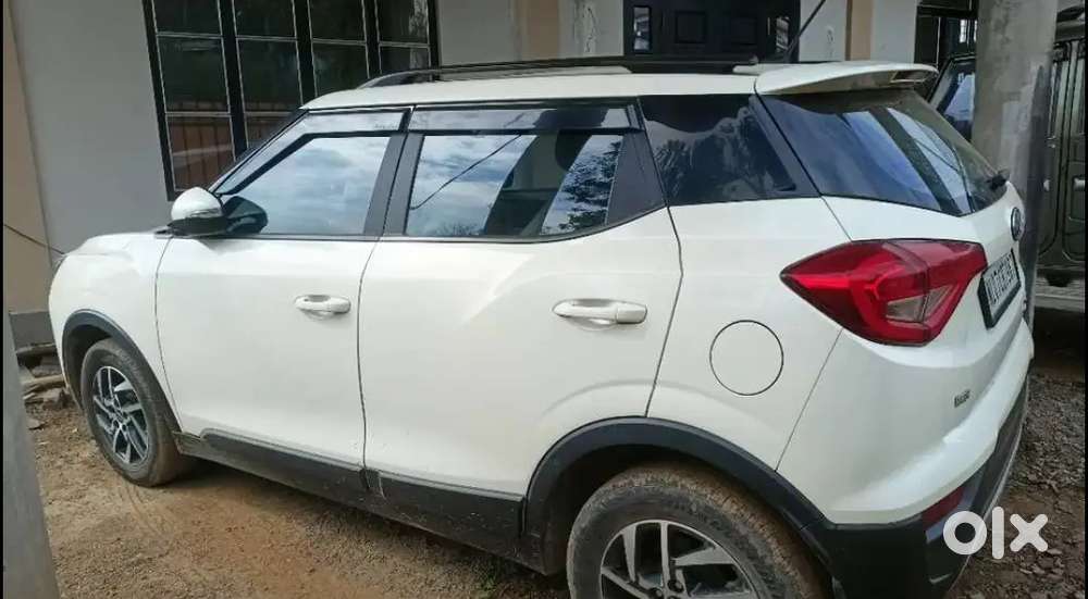 Mahindra Xuv300 2022 Petrol 18300 Km Driven