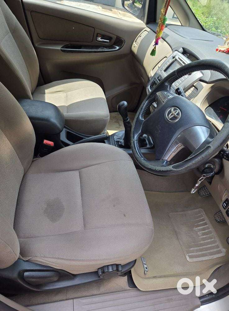 Toyota Innova 2.5 Vx 8 Seater Bs Iv, 2015, Diesel