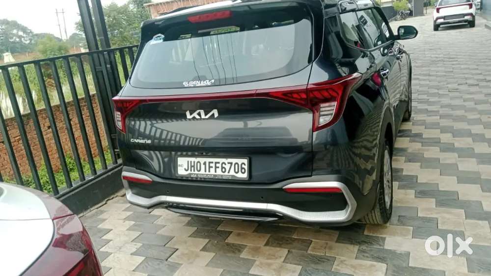Kia Carens 2023 Petrol Well Maintained New Condition