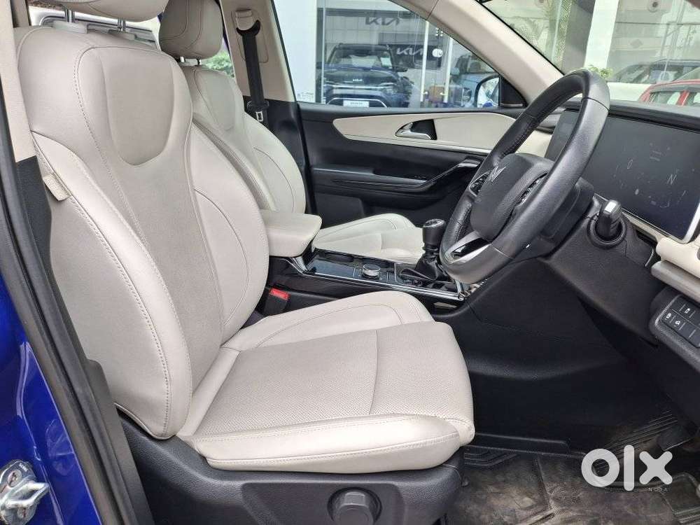 Mahindra Xuv700 2.2 Ax 7 Diesel Mt Luxury Pack Str, 2022, Diesel