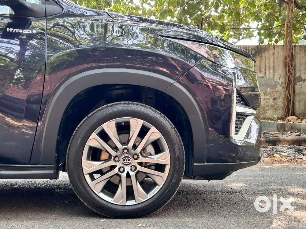 Toyota Innova Hycross 2.0 Zx Hybrid 7 Str, 2024, Petrol