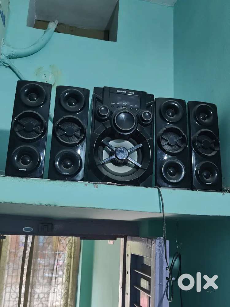 HIGH QUALITY HOME THEATRE