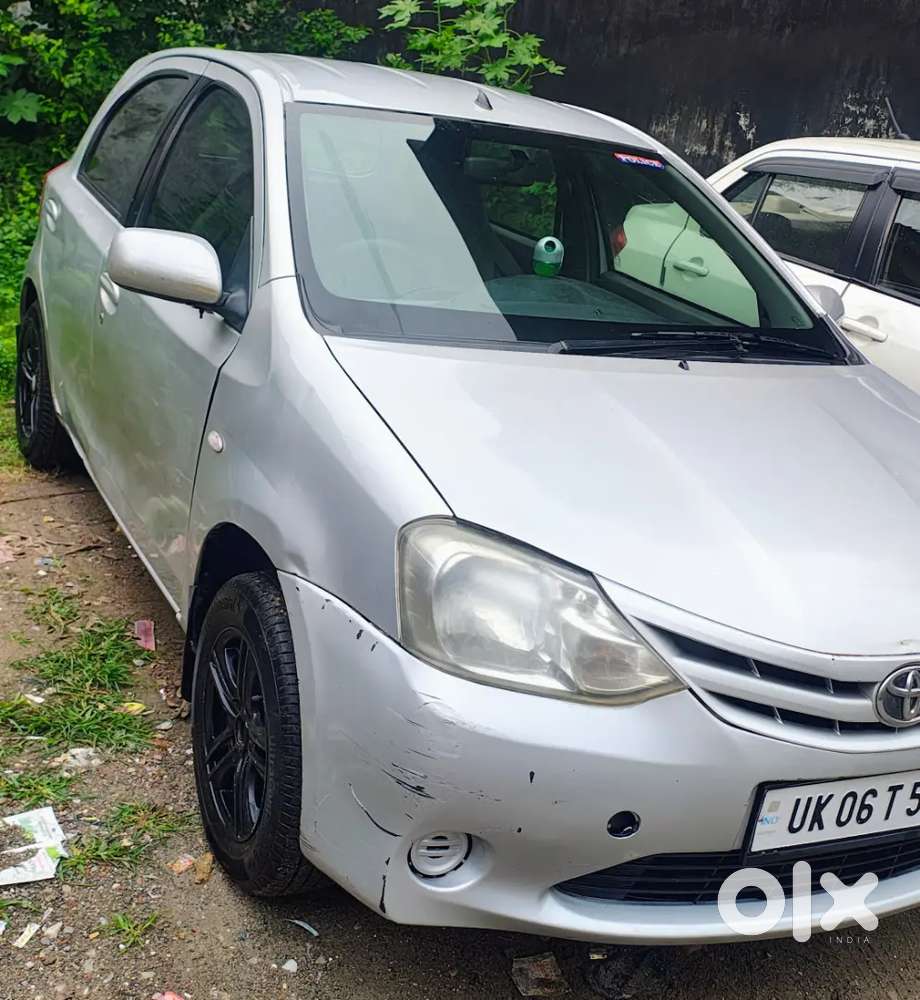 Toyota Etios Liva G 2011