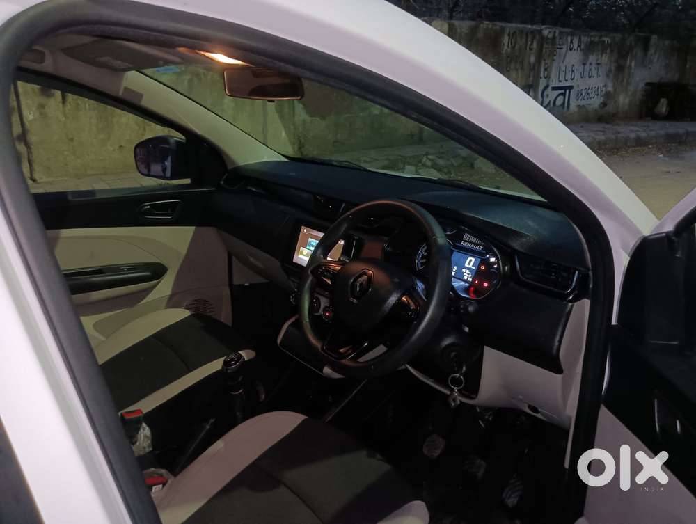 Renault Triber Rxt, 2023, Petrol