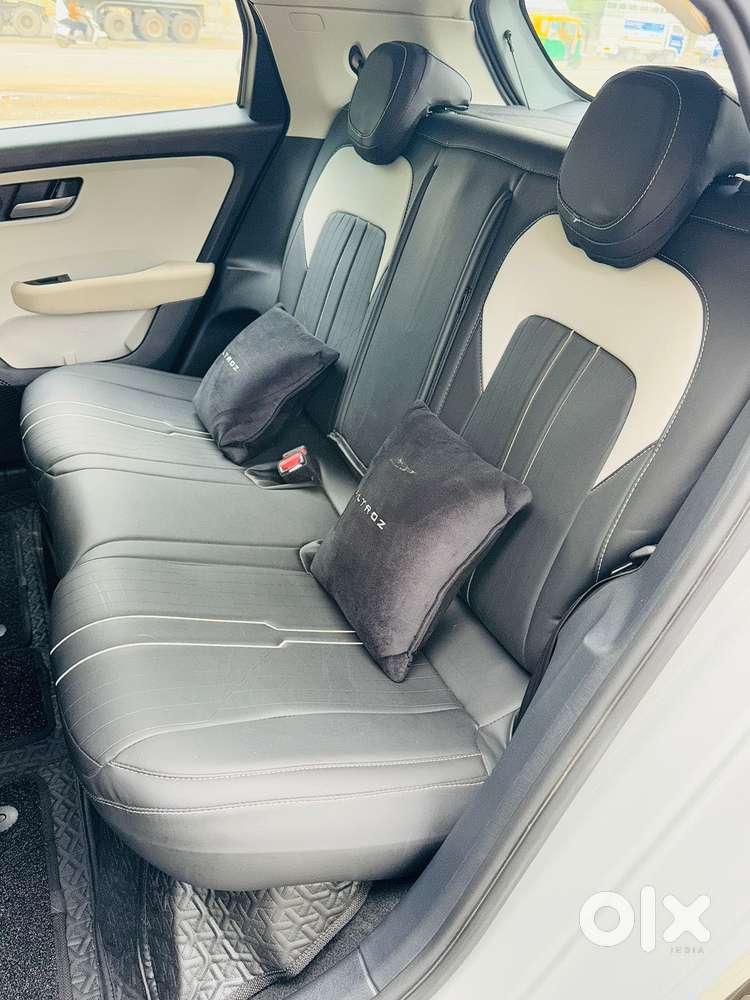 Tata Altroz Accomplished S Mt Diesel, 2025, Petrol