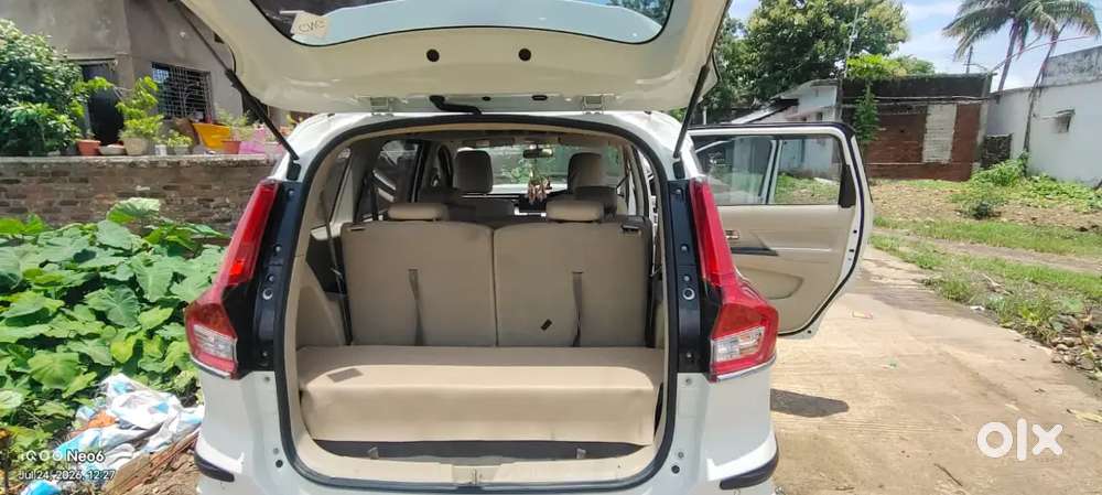 Maruti Suzuki Ertiga Vxi 2025