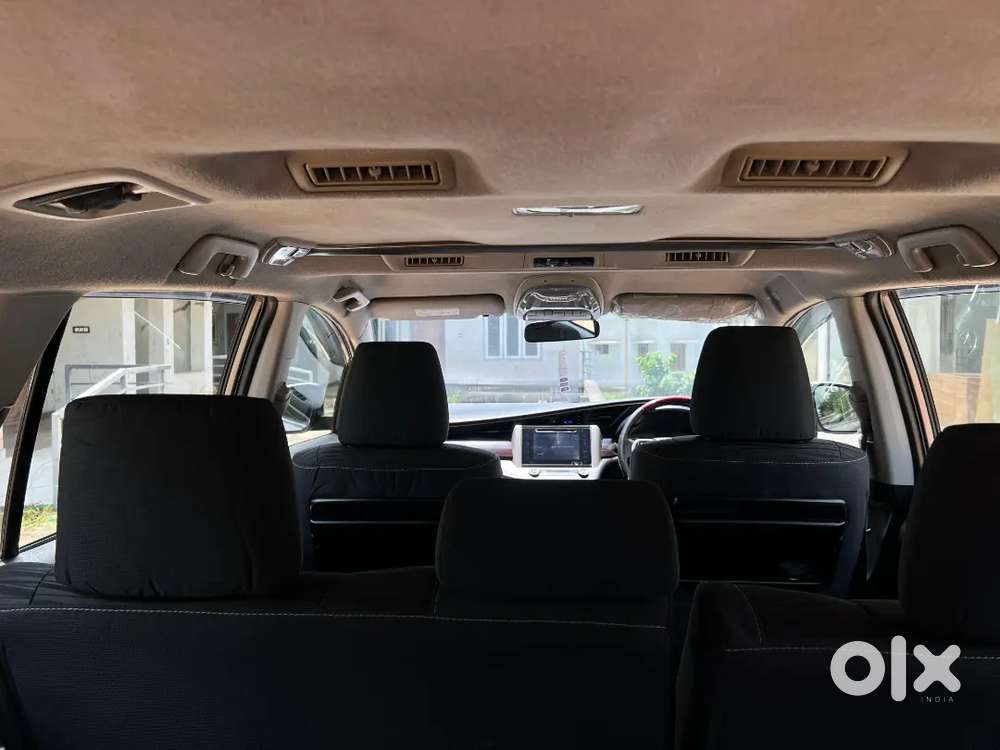 Toyota Innova Crysta 2019 Diesel 200000 Km  Toyota Service