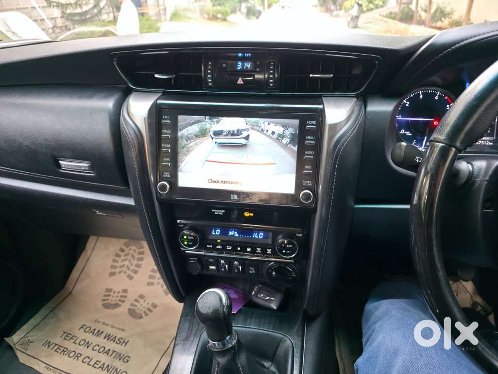 Toyota Fortuner 2.8 Legender 4x4, 2022, Diesel