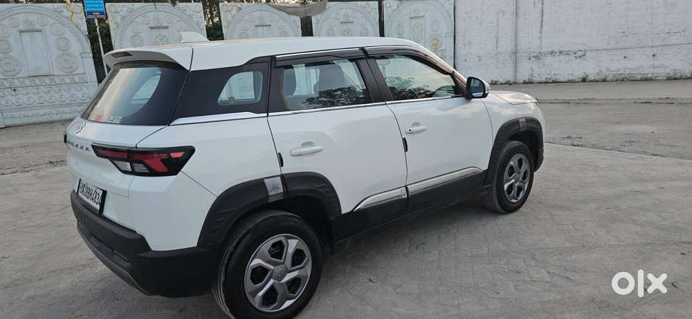 Maruti Suzuki Brezza 1.5 Lxi Smart Hybrid, 2025, Petrol