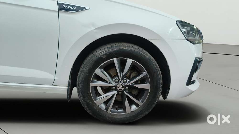 Skoda Slavia Style 1.0l Tsi Mt, 2022, Petrol