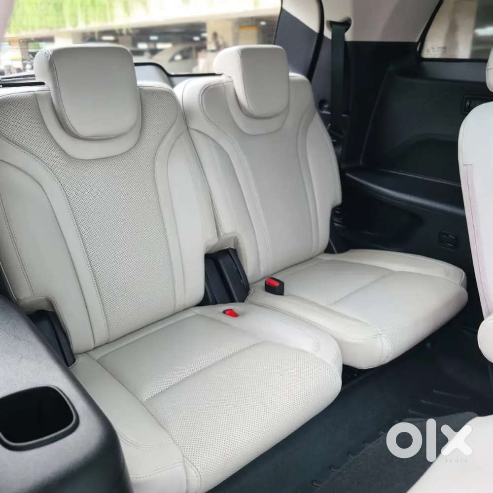 Mahindra Xuv700 Ax7l 2025