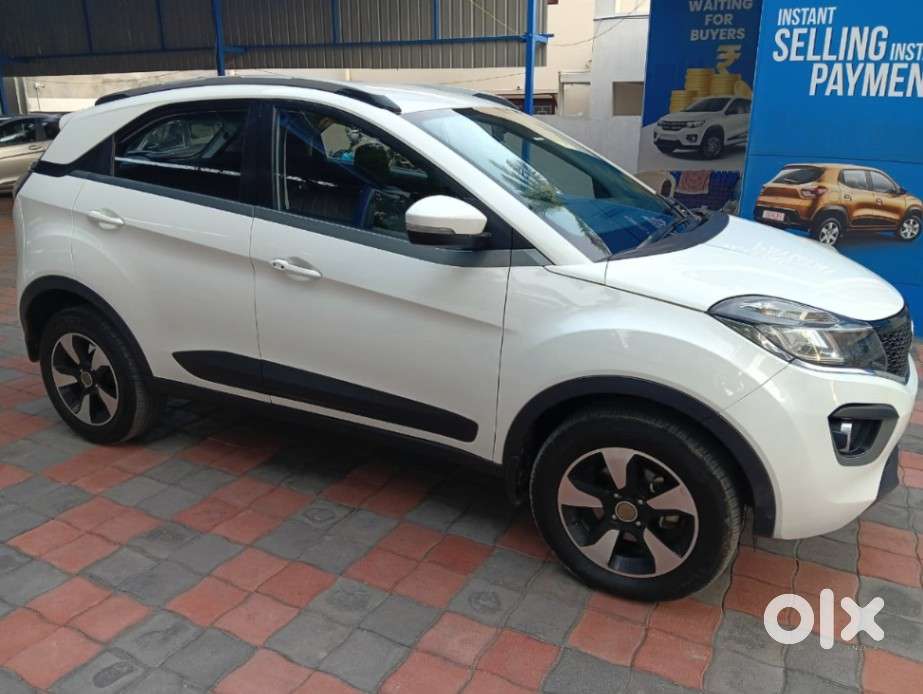 Tata Nexon 1.2 Revotron Xza Plus, 2019, Petrol