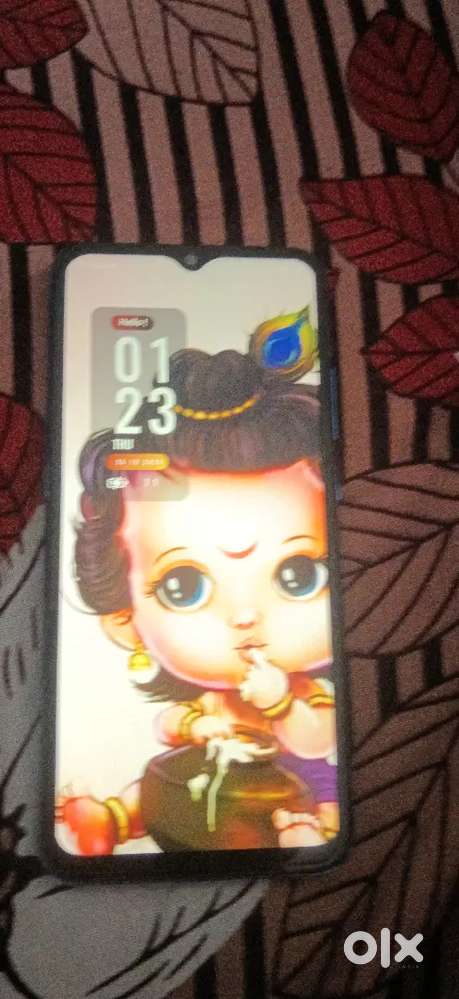 4 years koi problem nahin Hai camera 13 pixel front camera 5 megapixel