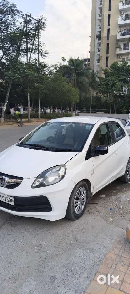 Honda Brio 2013 September Ki H Gadi Me 2 Saal Bache Hue H