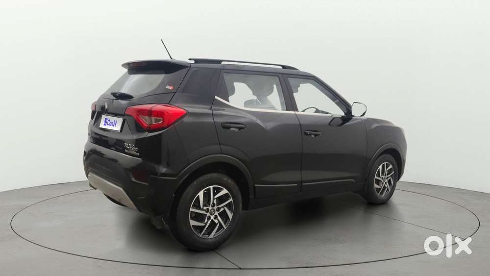 Mahindra Xuv300 1.2 W8 (o) Amt Petrol, 2023, Petrol