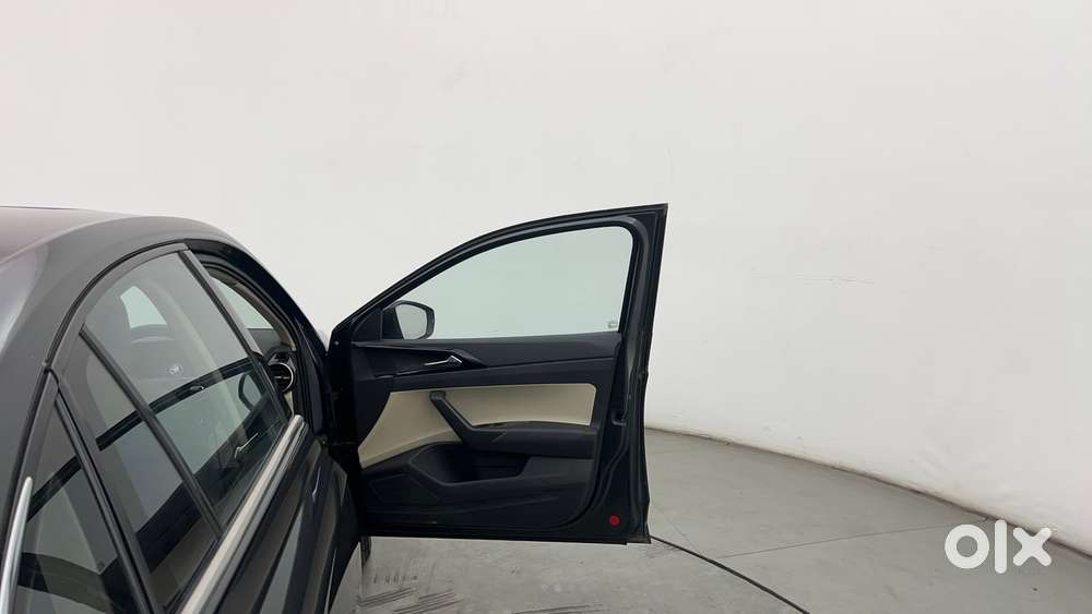 Skoda Slavia Style 1.0l Tsi Mt, 2022, Petrol