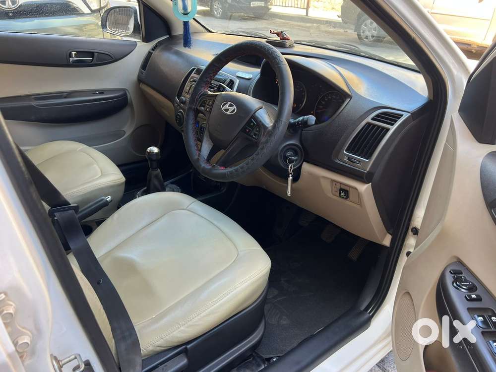 Hyundai I20 1.2 Asta, 2013, Cng & Hybrids