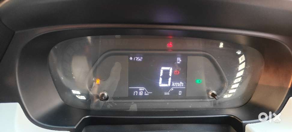 Tata Punch Accomplished Dazzle Sunroof Cng, 2023, Petrol